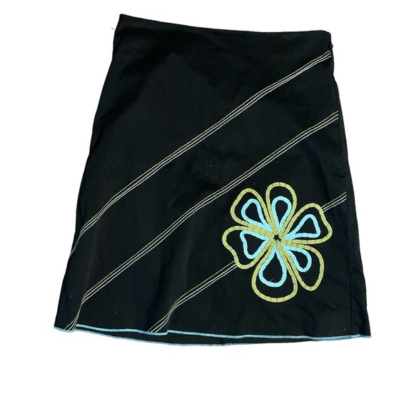 Cute black knee length pencil skirt with embroidered floral design, size 9 - Picture 1 of 5